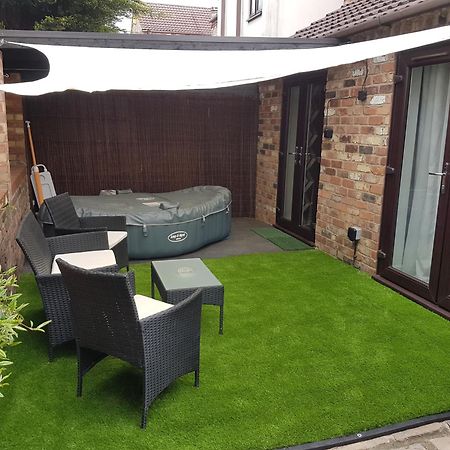 1, The Mews Villa Derby Exterior foto
